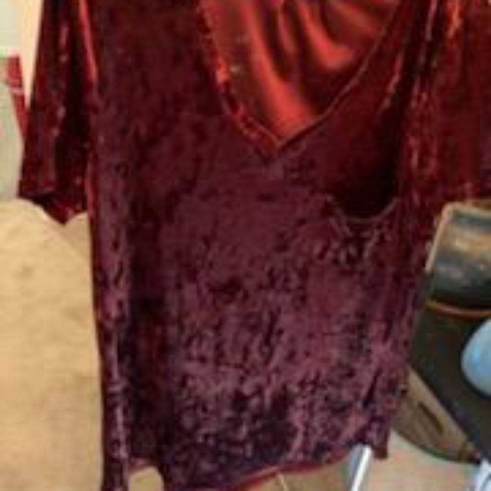 Maroon velvet top with pocket